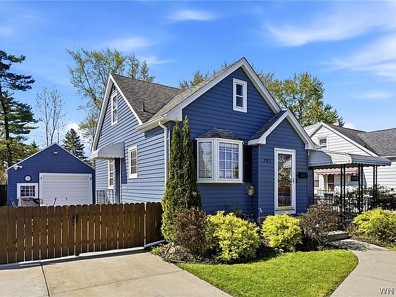 3rd image of 757 Moore Ave
