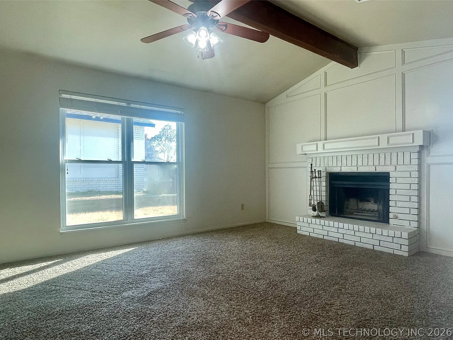 3 bed, 2.0 bath, 1240 sqft, $1,600 — Photo 3