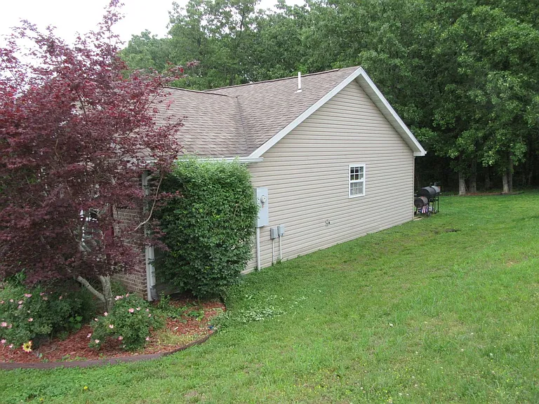242 Settlers Pass — Photo 5