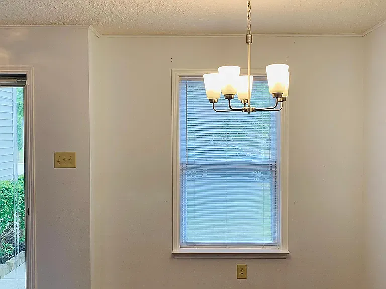 3 bed, 1885 sqft, $1,845 — Photo 2