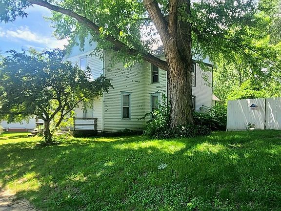 4th image of 519 N D St