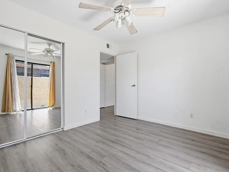 3102 E Clarendon Ave #110 — Photo 6