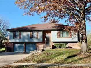 502 S 19th St, Leavenworth, KS 66048