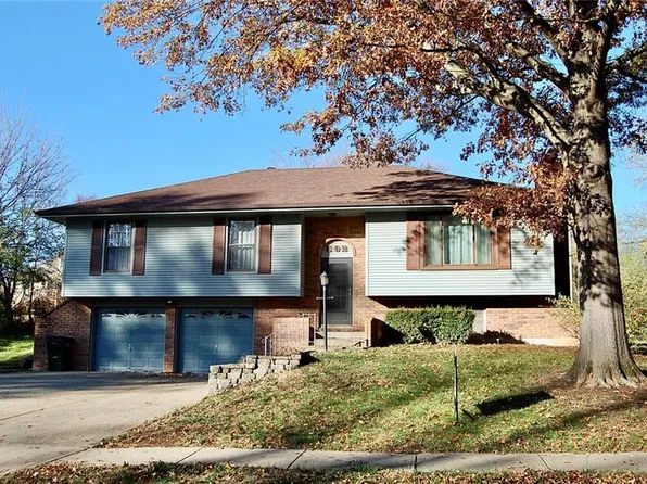 502 S 19th St, Leavenworth, KS 66048
