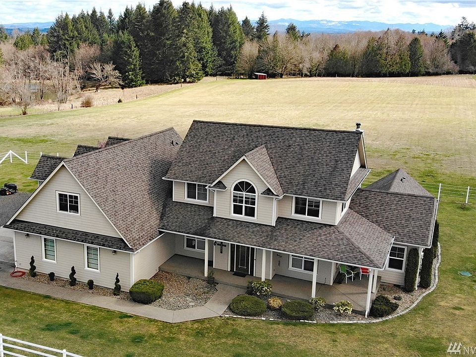 Welcome to this stunning equestrian property! This amazing home sits on almost 12 acres of beautiful pasture land.