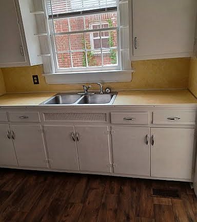 5th image of 416 N Mercer St