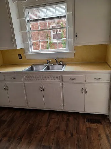 416 N Mercer St — Photo 5