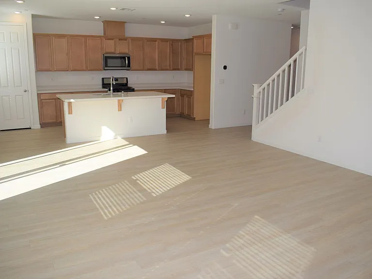 60 Molveno Dr — Photo 3