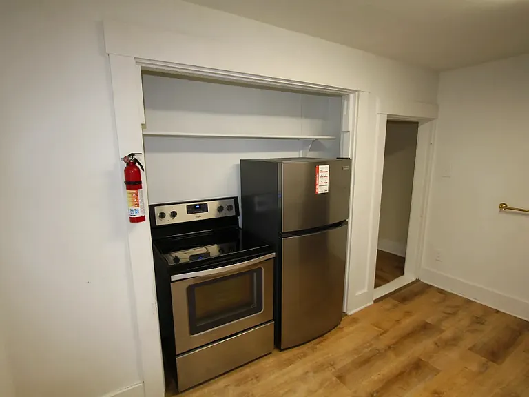 215 N College Ave — Photo 6