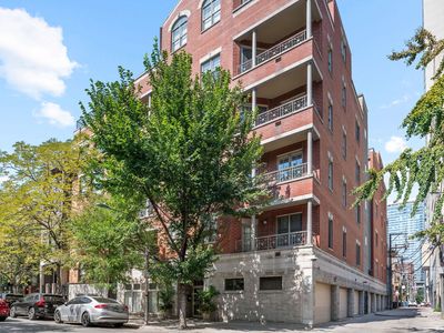 120 W Oak St APT 3D, Chicago, IL, 60610