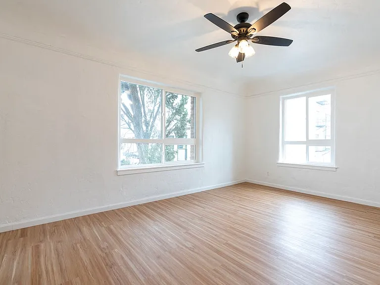 1665 N Sycamore Ave — Photo 26