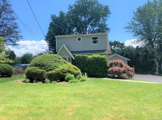 107 Ridge Rd, Valley Cottage, NY 10989