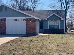 1413 E 21st Ter, Lawrence, KS 66046