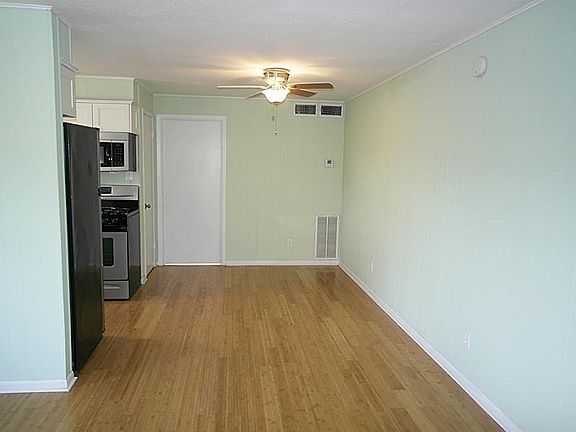 3rd image of 1506 Sealy St #3