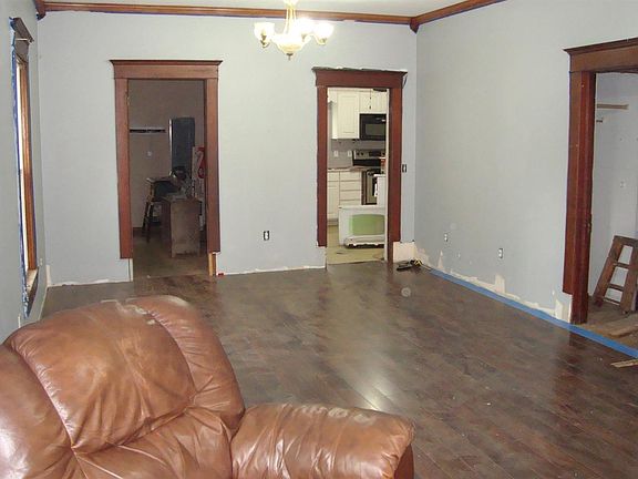 2nd image of 407 N Vine St