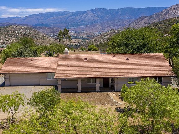 3rd image of 16770 Lake Wohlford Ln