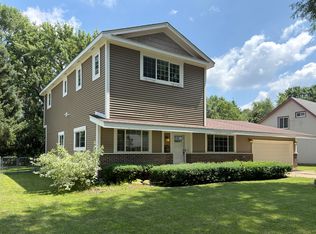 967 Cardiff Dr, Crystal Lake, IL 60014