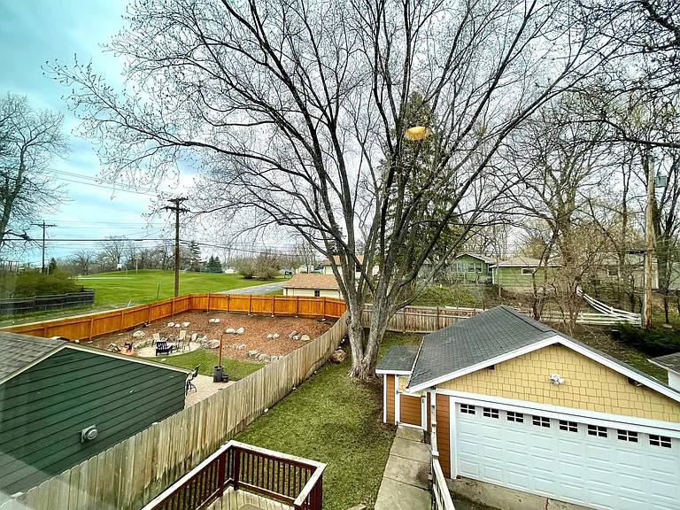 403 Monroe Ave S — Photo 32