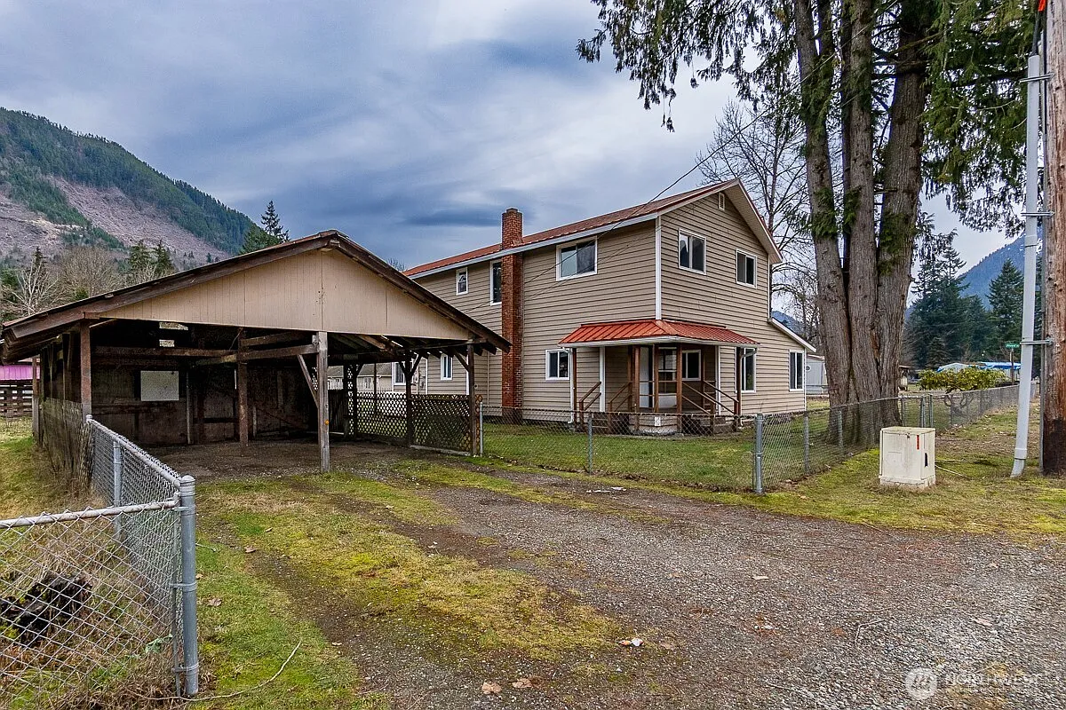 810 Montague Ave Avenue photo 1