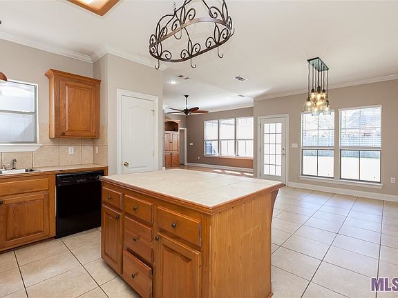 5th image of 18047 Wilkes Dr