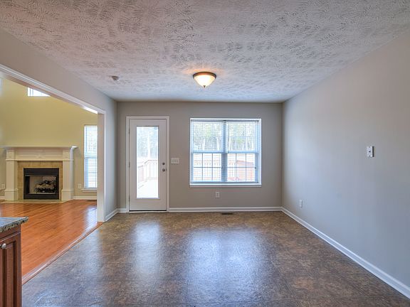 4th image of 2965 Greentree Dr