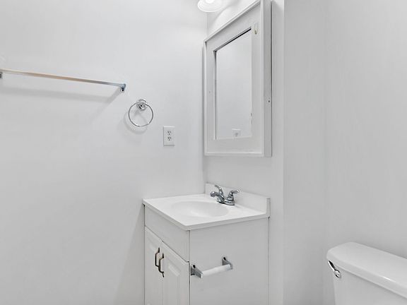 3rd image of 1415 13th St S #104