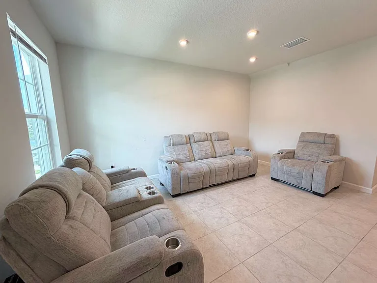 12040 Grizzly Ln — Photo 3