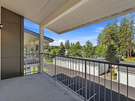 3rd image of 1123 E Hastings Rd #104