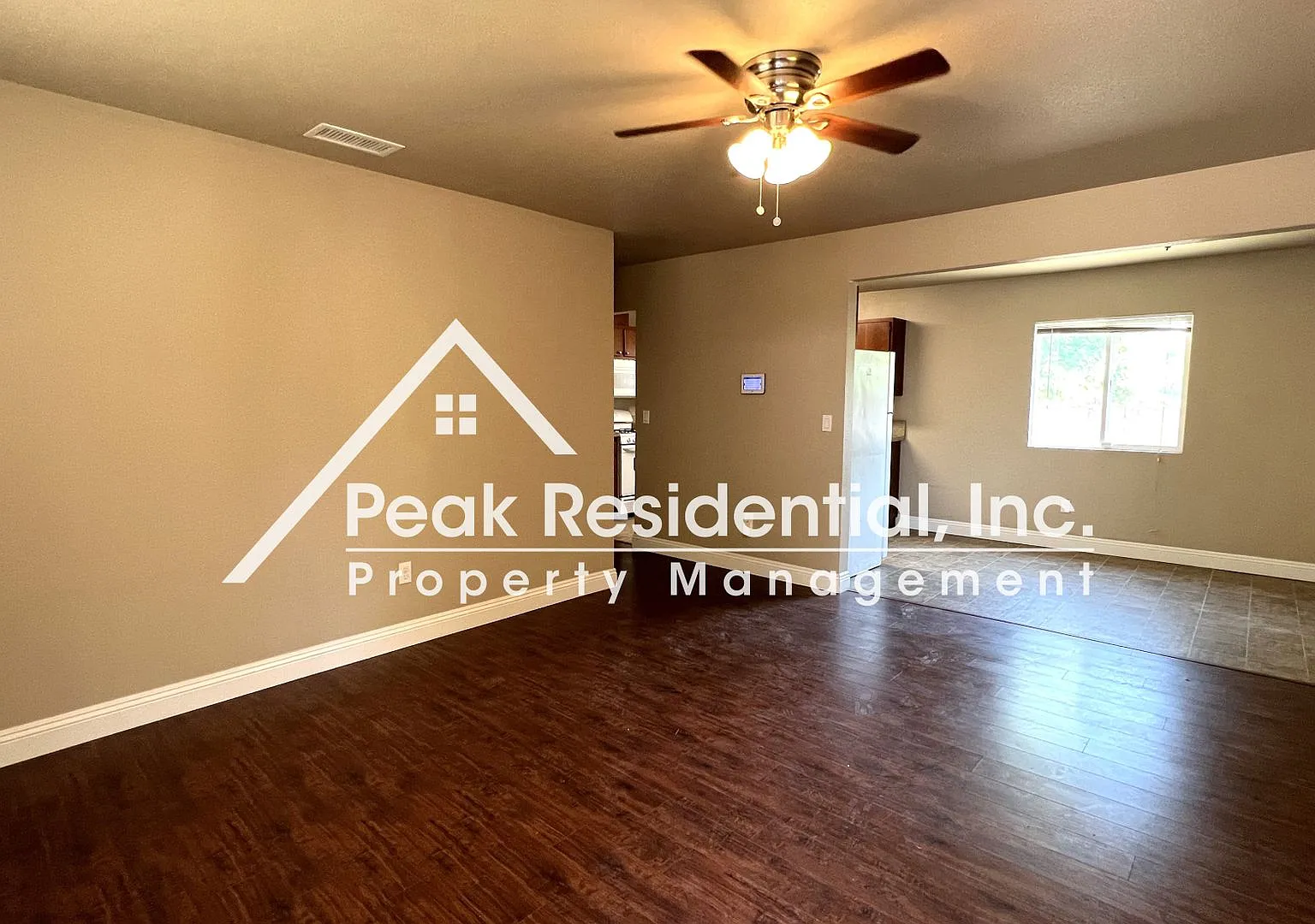 Wonderful Orangevale 3bd/1ba Duplex with 1 Car Garage — Photo 3