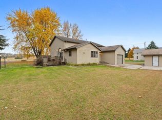 425 W Franklin St, Morristown, MN 55052