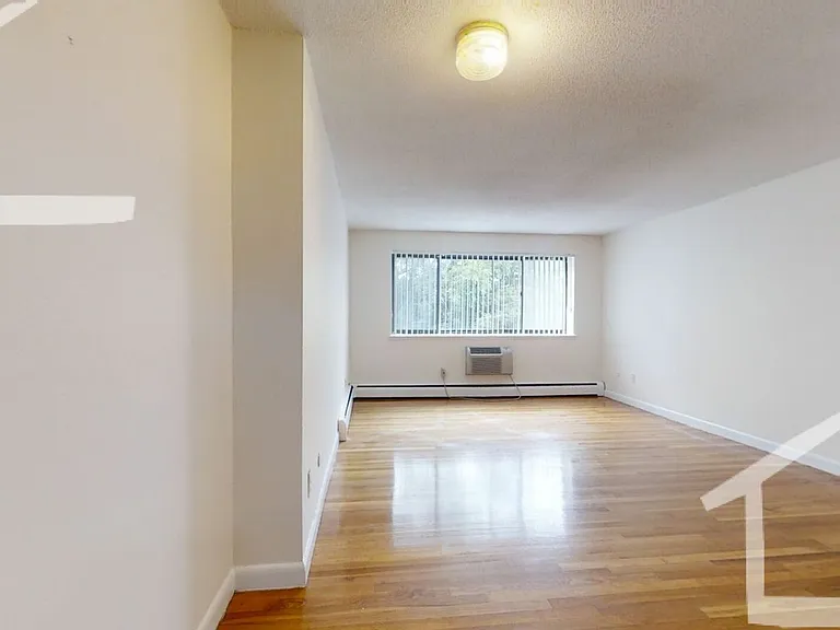 120 Dustin St #3 — Photo 1