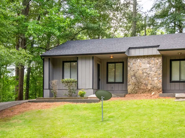 108 Summerwood Dr, Fairburn, GA 30213
