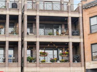 1426 W Irving Park Rd APT 4, Chicago, IL 60613