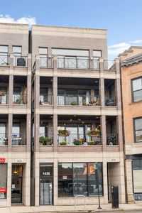 1426 W Irving Park Rd APT 4, Chicago, IL, 60613