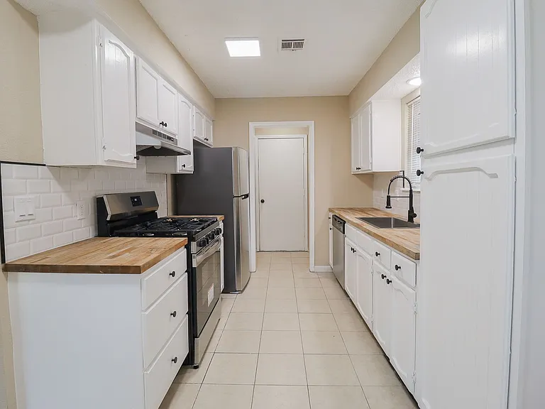 3012 S Ash Ct — Photo 10