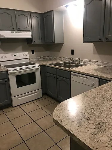 312-318 E Saint Anne Pl Photo 1