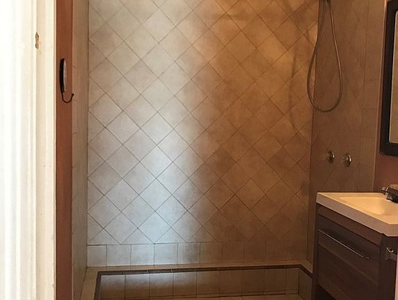 5th image of 13427 Beaver St