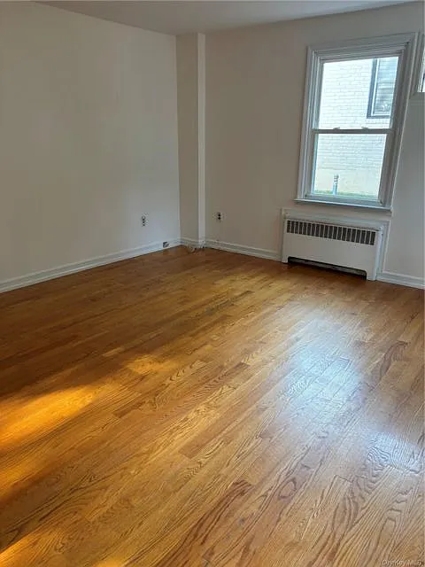 2 bed, 1.0 bath, 975 sqft, $3,900 — Photo 2