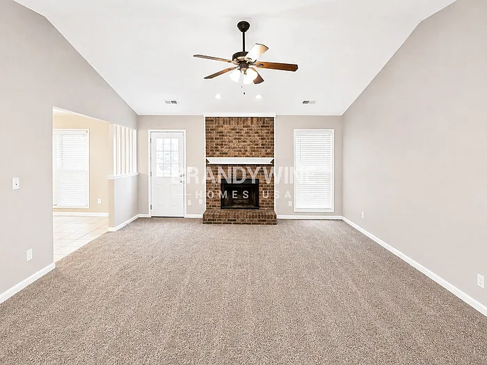 3 bed, 2.0 bath, 1575 sqft, $1,930 — Photo 4