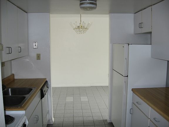 3rd image of 3279 Babcock Blvd #11
