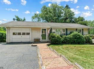45 Hillside Ave, Mine Hill, NJ 07803