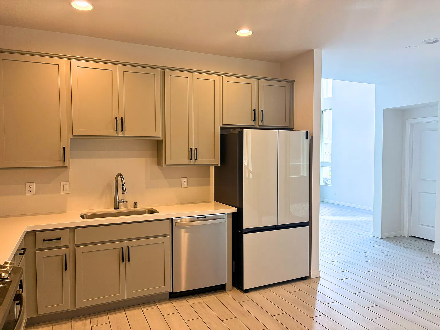 3 bed, 2.5 bath, 1592 sqft, $2,495 — Photo 4