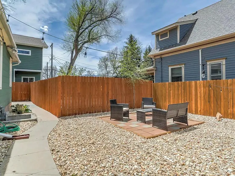 815 E Cache La Poudre St #A — Photo 10