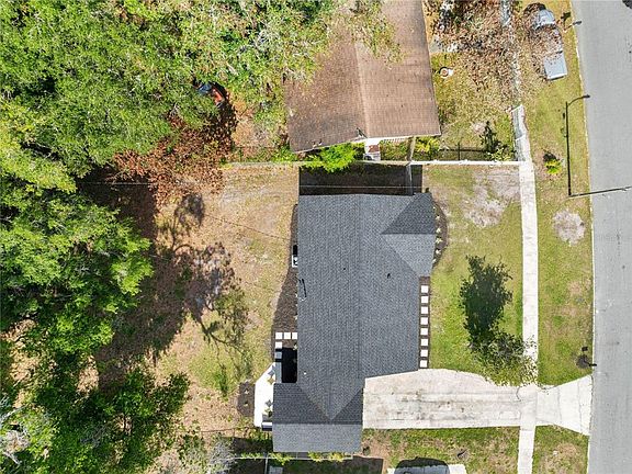 3rd image of 1506 E Elm Rd