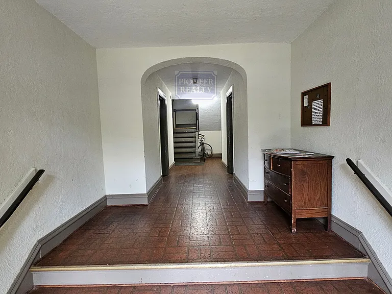3116 Stuart Ave #9 — Photo 2