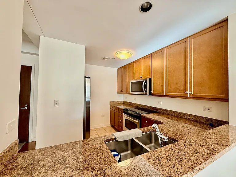 130 N Garland Ct #2110 — Photo 12