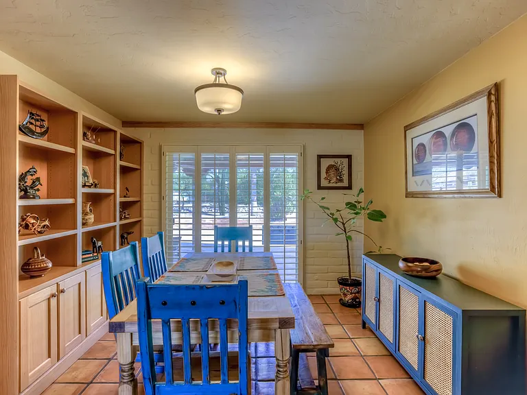 235 W Greenock Dr — Photo 5