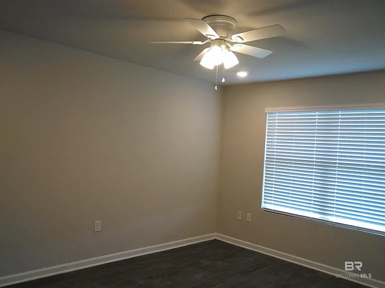 224 Fulham Ln — Photo 6