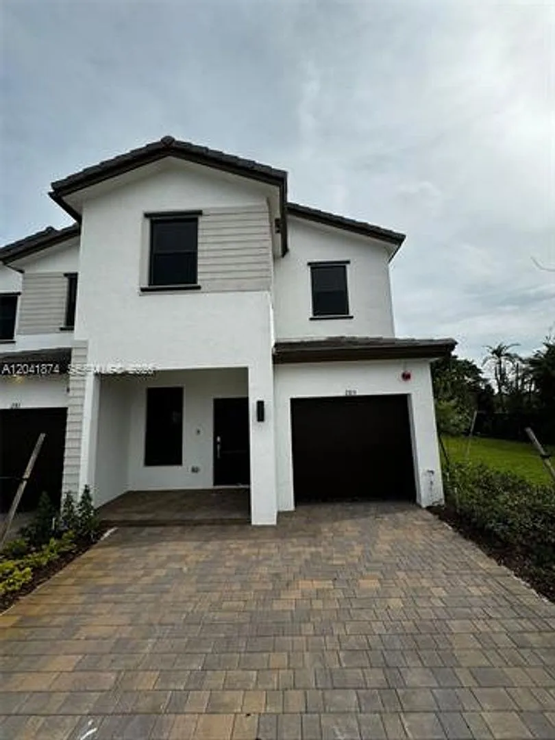 285 SW 159th Ln th 285 Pembroke Pines, FL 33027 — Photo 3
