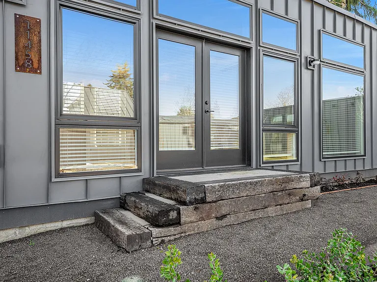 11458 NE Morris St — Photo 2